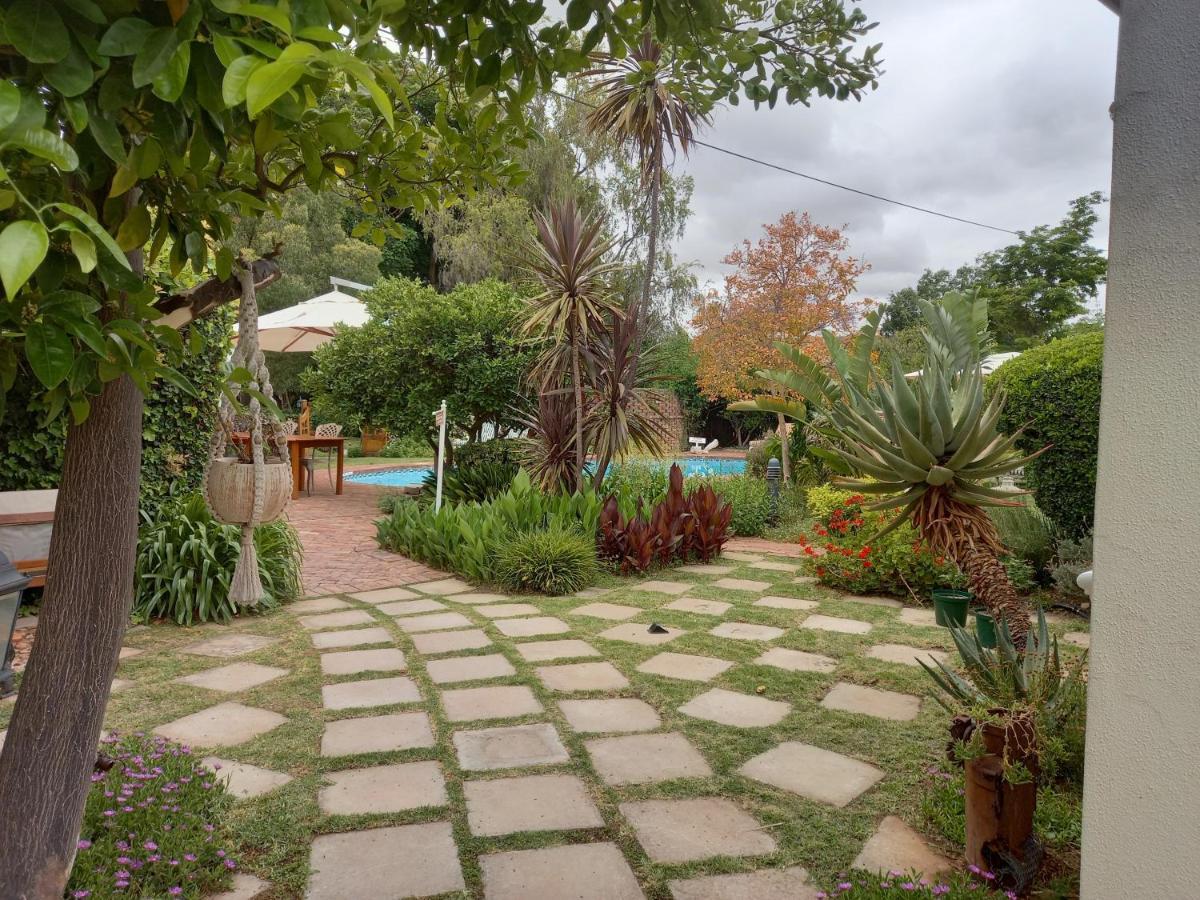 La Pension Guest House Oudtshoorn Zewnętrze zdjęcie
