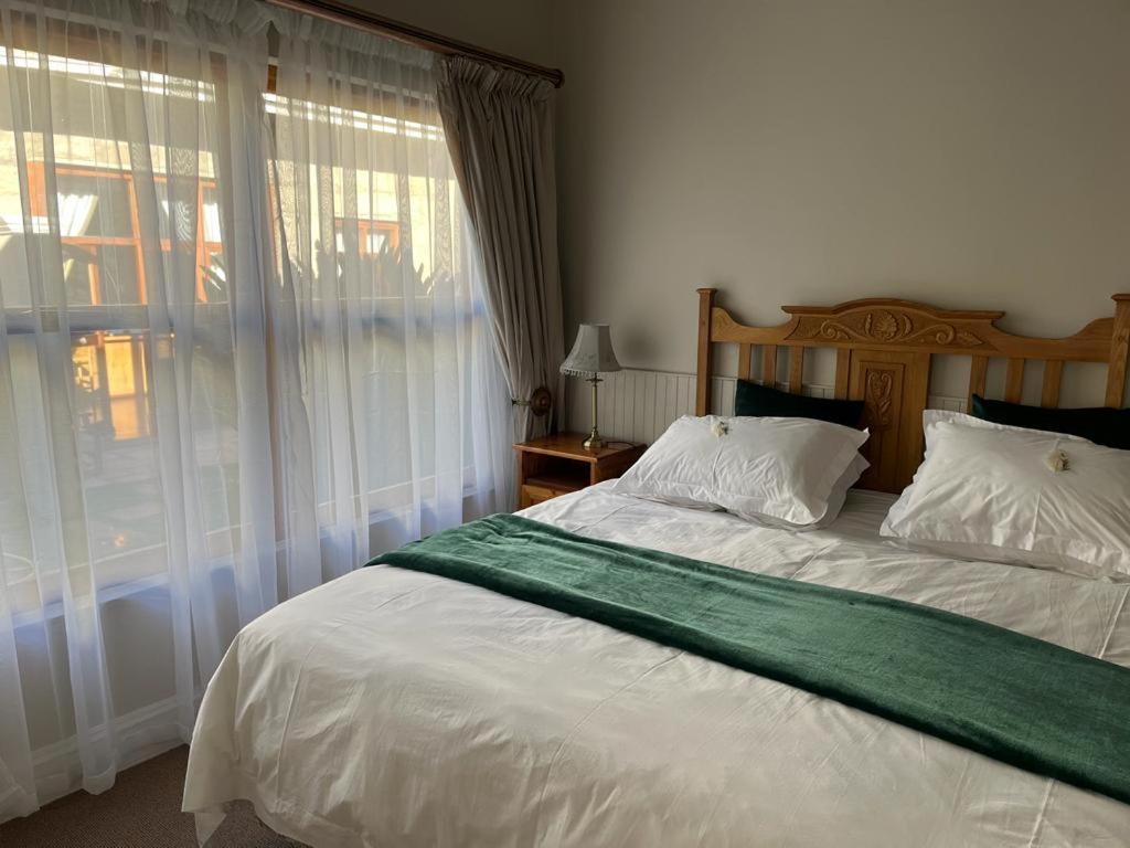 La Pension Guest House Oudtshoorn Zewnętrze zdjęcie