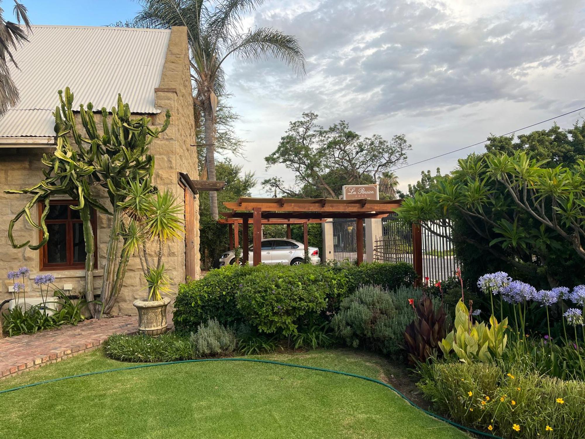 La Pension Guest House Oudtshoorn Zewnętrze zdjęcie