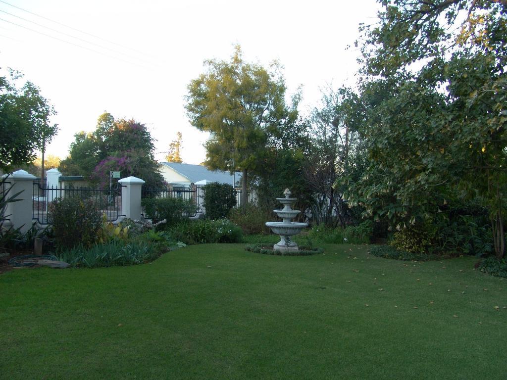 La Pension Guest House Oudtshoorn Zewnętrze zdjęcie